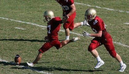 足球之夜20251106，本土少帅挥毫，青春风暴席卷绿茵