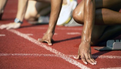 英超争冠白热化，曼城、阿森纳、利物浦三强鼎立，赛季末悬念迭起