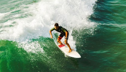 未来基石锁定兵工厂！官方宣布萨利巴续约至2030年，阿森纳后防核心开启新时代