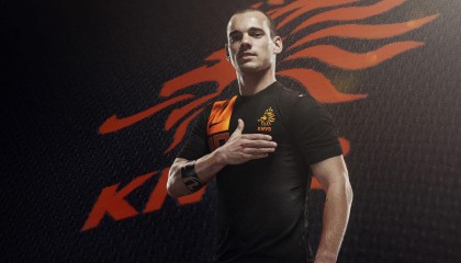 剑南春之夜圣西罗激情澎湃，莱奥双响助米兰逆转紫百合登顶积分榜