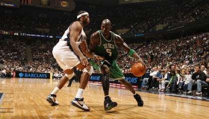 斯洛特审慎评估赫拉芬贝赫伤情，展望欧冠对决皇马，这将是一场更加特别的战斗