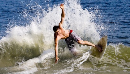 昔日红军荣耀守护者今陷财务困境，芬南被迫出售欧冠奖牌引足坛关注