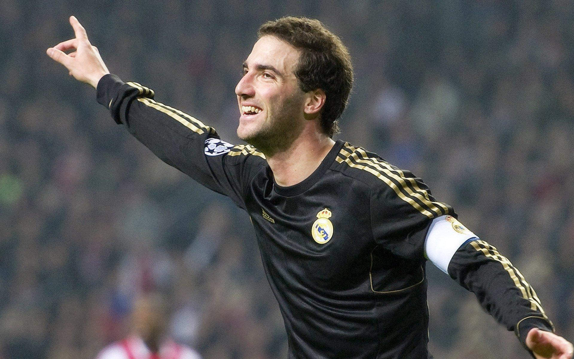 英超新季烽火连天 仅三强屹立不败金身 激烈竞争预示冠军混战